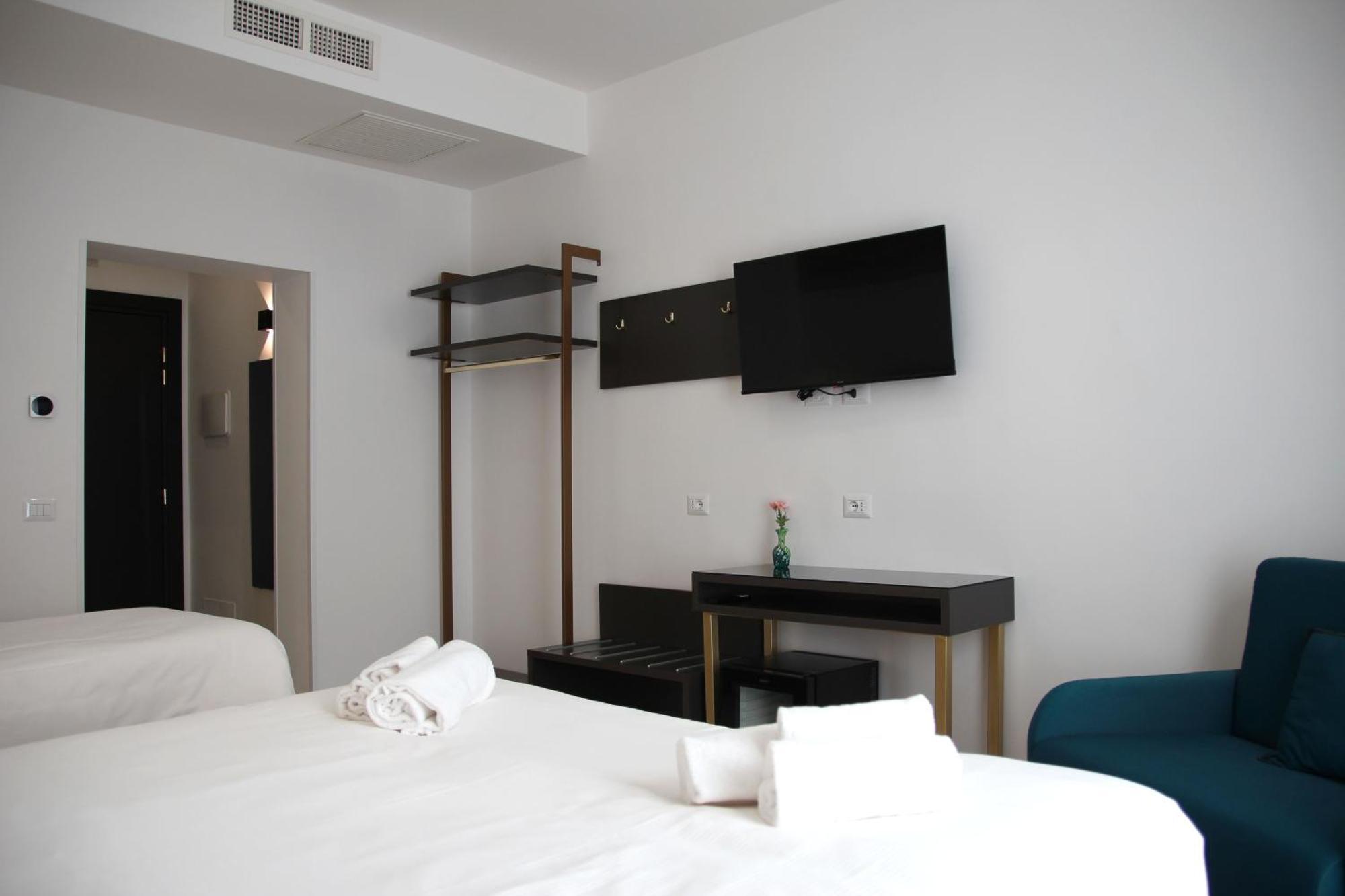 Joyful 148 Luxury Guest House Powered By Joyful Termini Boutique Guest House Rom Exterior foto